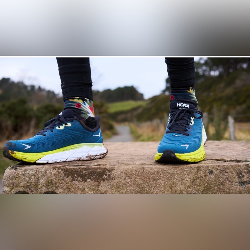 Hoka One One Arahi 6 blue graphite  men Size 9D NEW